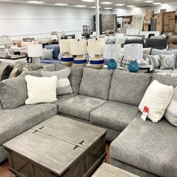 New Sectional 🔥🔥 IN STOCK 