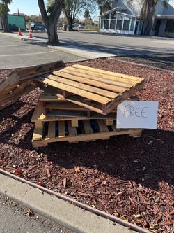 free wood pallets good condition