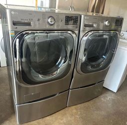 LG FRONT LOAD WASHER AND DRYER SET with PEDESTALS ⤵️⤵️ DELIVERY FREE ✅