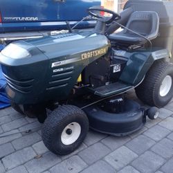 Tractor con Vacuum En Buneas Condiciones