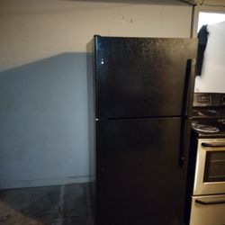 Nice Refrigerator General Electric. Nice Condition