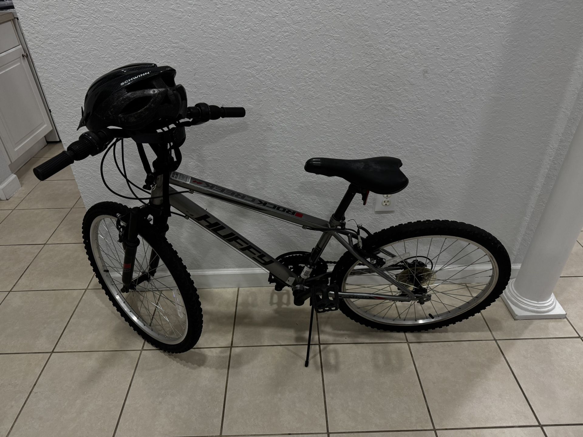 Mountain Bicycle Huffy . Rim 24” . Good Tires . Good Condition. Location West Kendall 33194