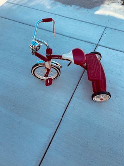 Radio Flyer Classic Dual Deck Toddler Tricycle, Red Trike, Tricycle for Toddlers Age 2.5-5 Years, Toddler Bike