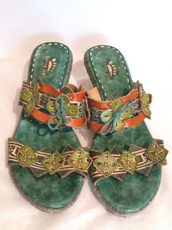 Spring Step Green Floral Slip on sandals Sz 8