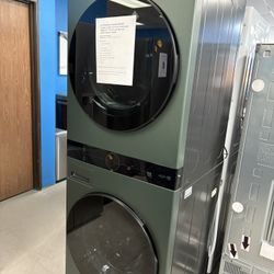 LG Washtower 4.5 cu.ft Washer and 7.4 cu.ft Gas Dryer