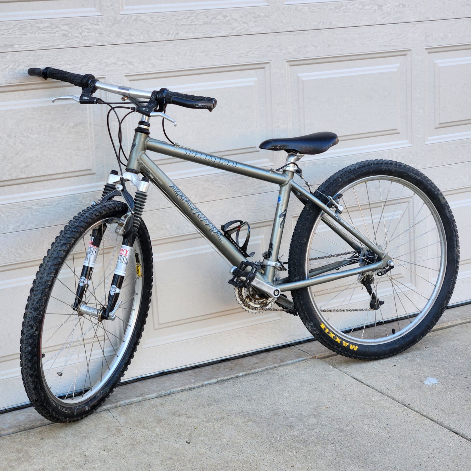Specialized Rockhopper Bike 26in wheels