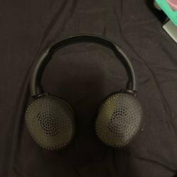 Comfortable Skull Candys Riff 2’s