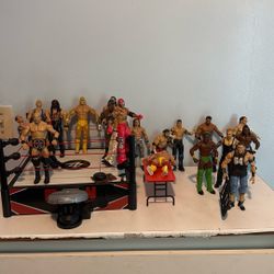 WWE RAW Electronic Wrestling Ring 2020 Talking  Pop Up Center Works & 19 Figures plus Accessories 
