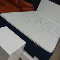 *Bedroom Special*---Renaissance Charming White Queen Or King Bed And Nightstand Sets---Now $499---Delivery And Financing💪