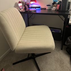 Comfy Office Chair + Small Desk