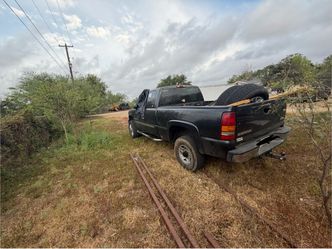 2004 GMC Sierra 2500 READ DESCRIPTION