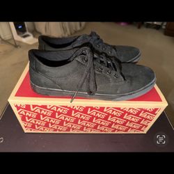 Women’s Vans Black  7.5