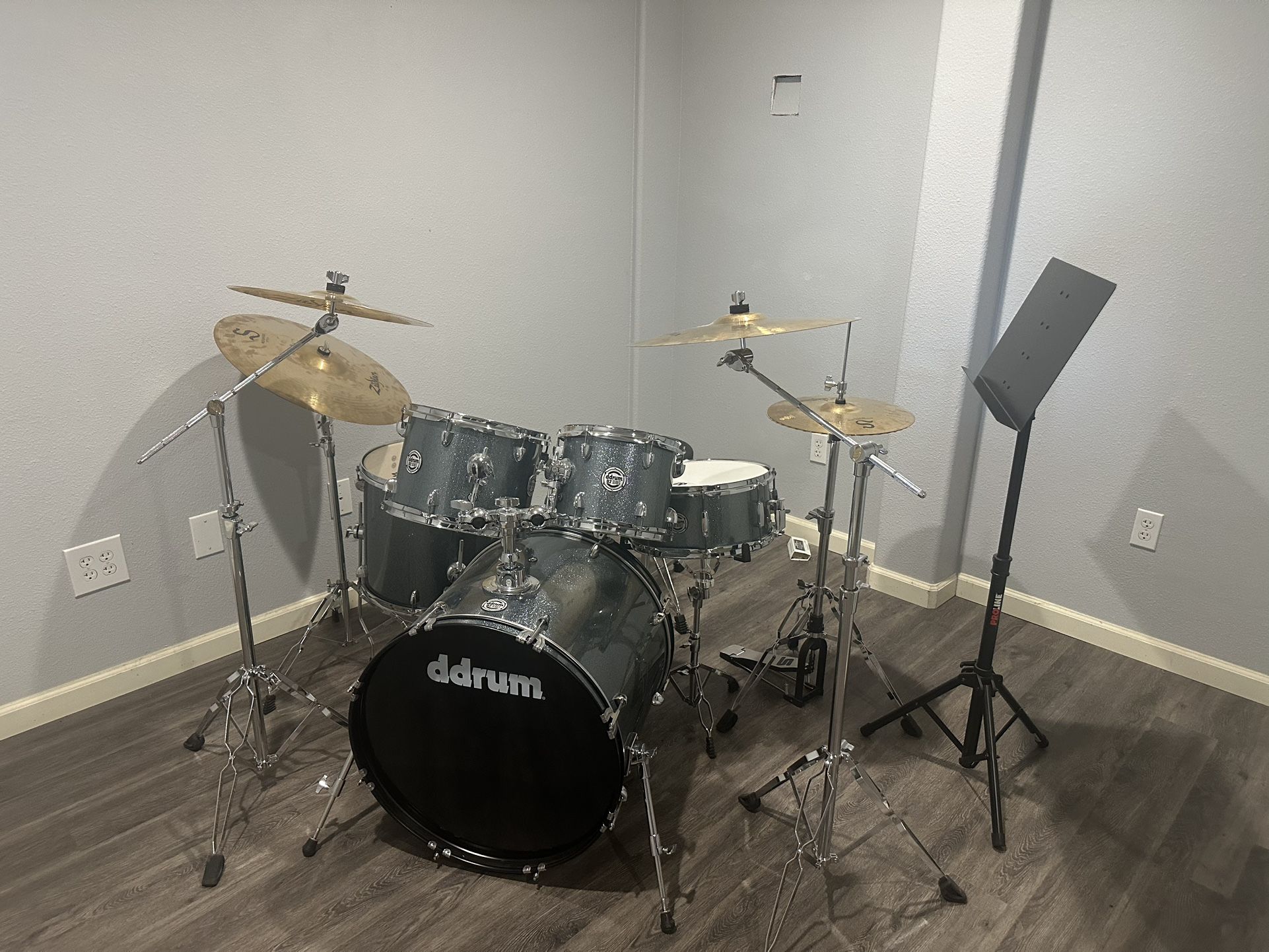 New d2 By ddrum Series Drum Set