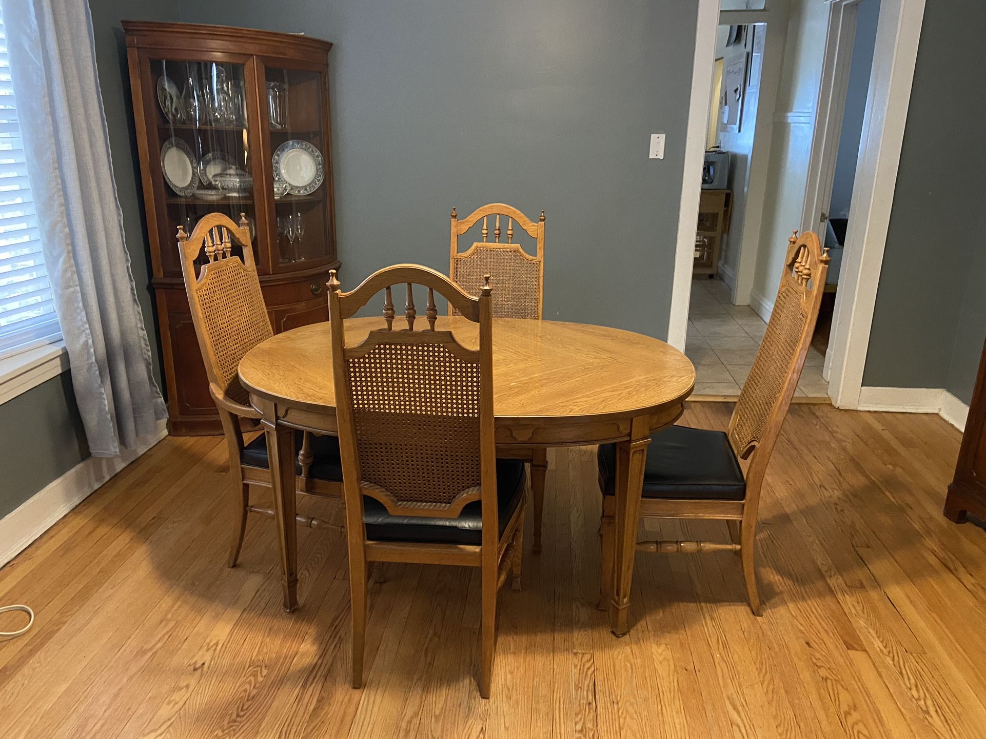 1964 Thomasville Dining Table And Chairs