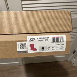 UGG BOOTS - Pink w/ Bows