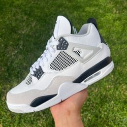 Air Jordan 4 Retro "Military Black"