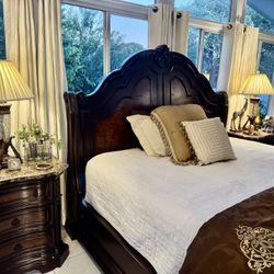 Beautiful! King size bedroom set!