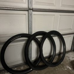 29 Inch Tires. READ DESCRIPTION ‼️