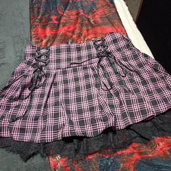 Hot Topic plaid pink skirt