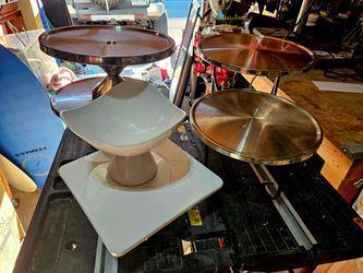 Serving display trays
