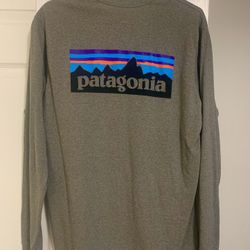Men’s Patagonia Long Sleeve T-shirt in Like New Condition Sz. M