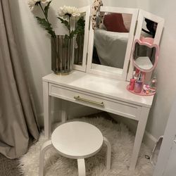 Pottery Barn Chelsea Vanity 