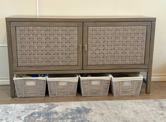 Media console/Entertainment unit