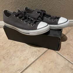 Converse Mens 8/Women 10