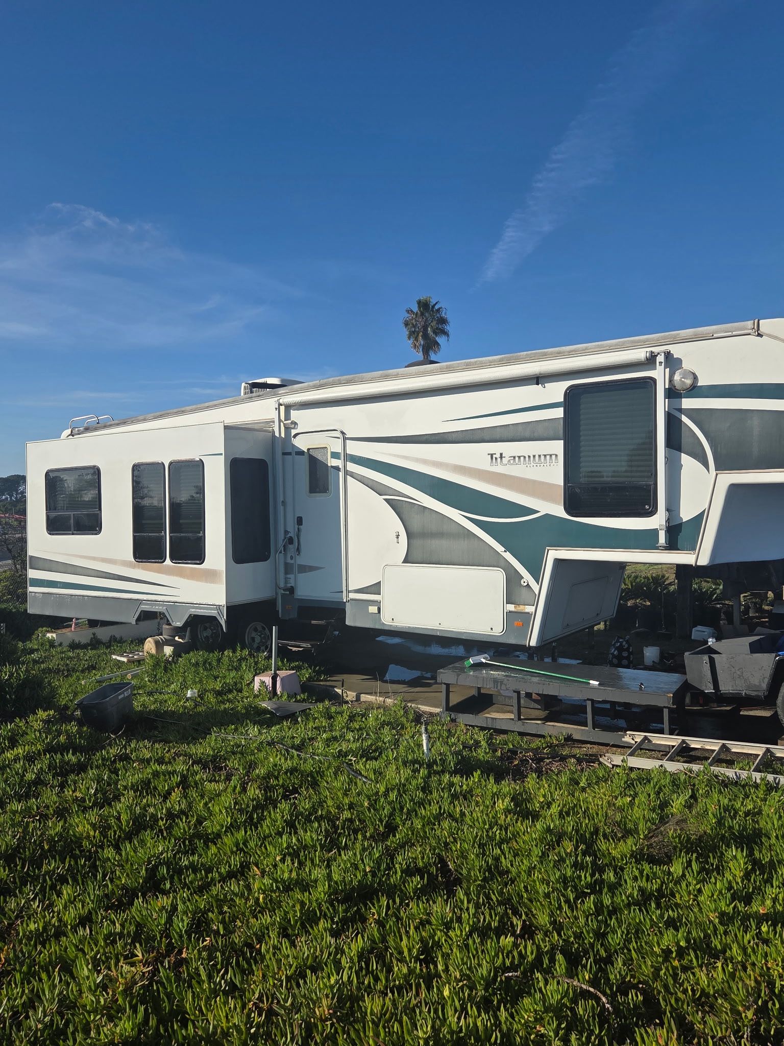 2006 Titanium Glendale 32E37DSD GVWR 13,367 5th Wheel