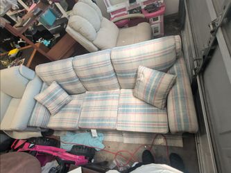 Vintage Plaid Sofa - Blue, Pink, and Tan Pattern