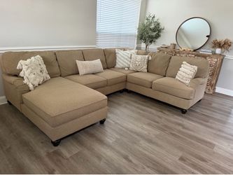 Beautiful 4pc sectional sofa set