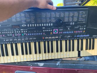 Yamaha AWM Electronic Keyboard