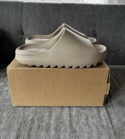 Yeezy Slide Pure