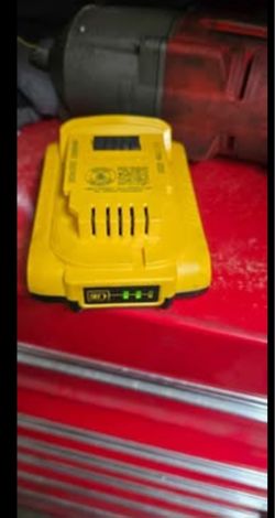 DEWALT 20V MAX Battery, Compact 2.0Ah