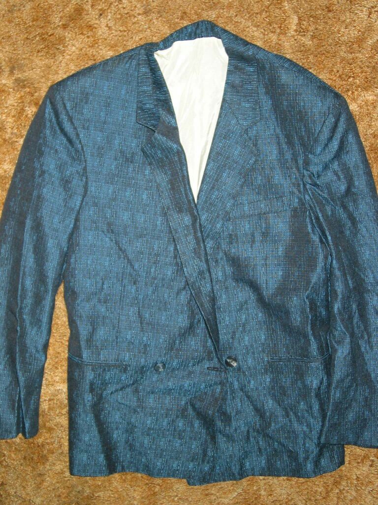 $17 Suit Coat & Pants w29xL32 Needs tiny hem sewn