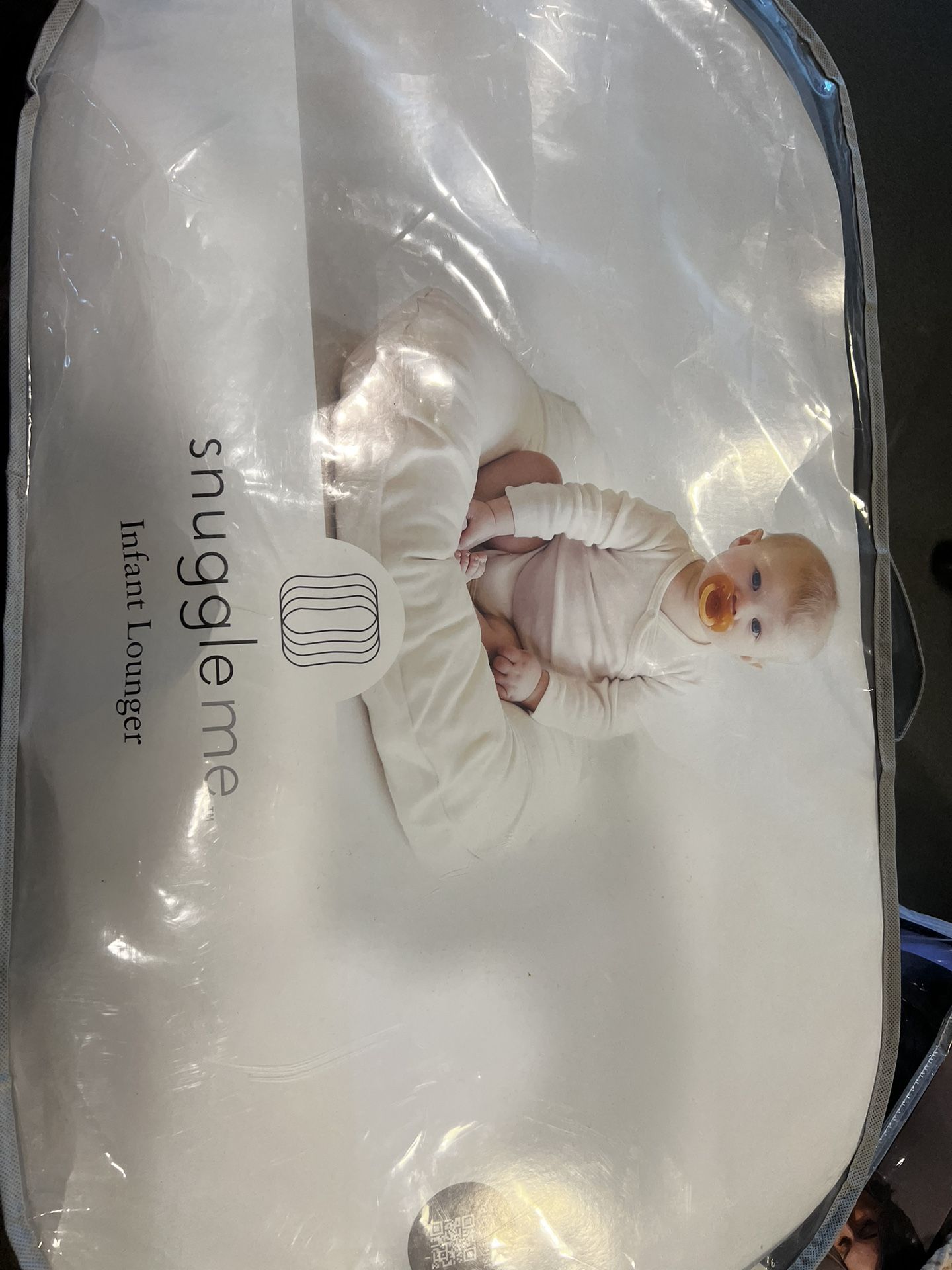 Snuggle Me Infant Lounger 