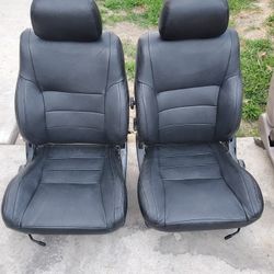 BLACK LEATHER BUCKET SEATS FROM SECOND GENERATION SR5 TOYOTA 4RUNNER