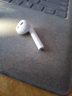 R Right Airpod 