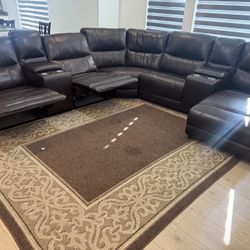 Sectional recliner sofa