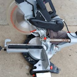12" Dual-Bevel Sliding Compound Miter Saw