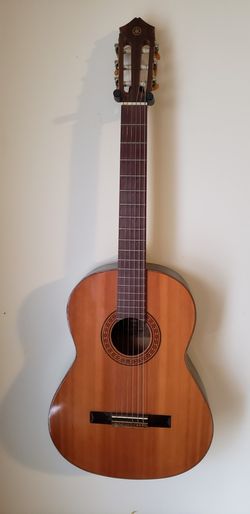 Yamaha cclassical left hand acoustic