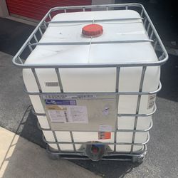 275 Gallon Water Tank With Cage