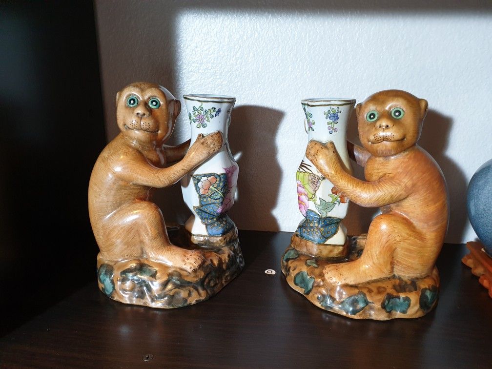 Chinese Antique Pair Monkeys porcelain.