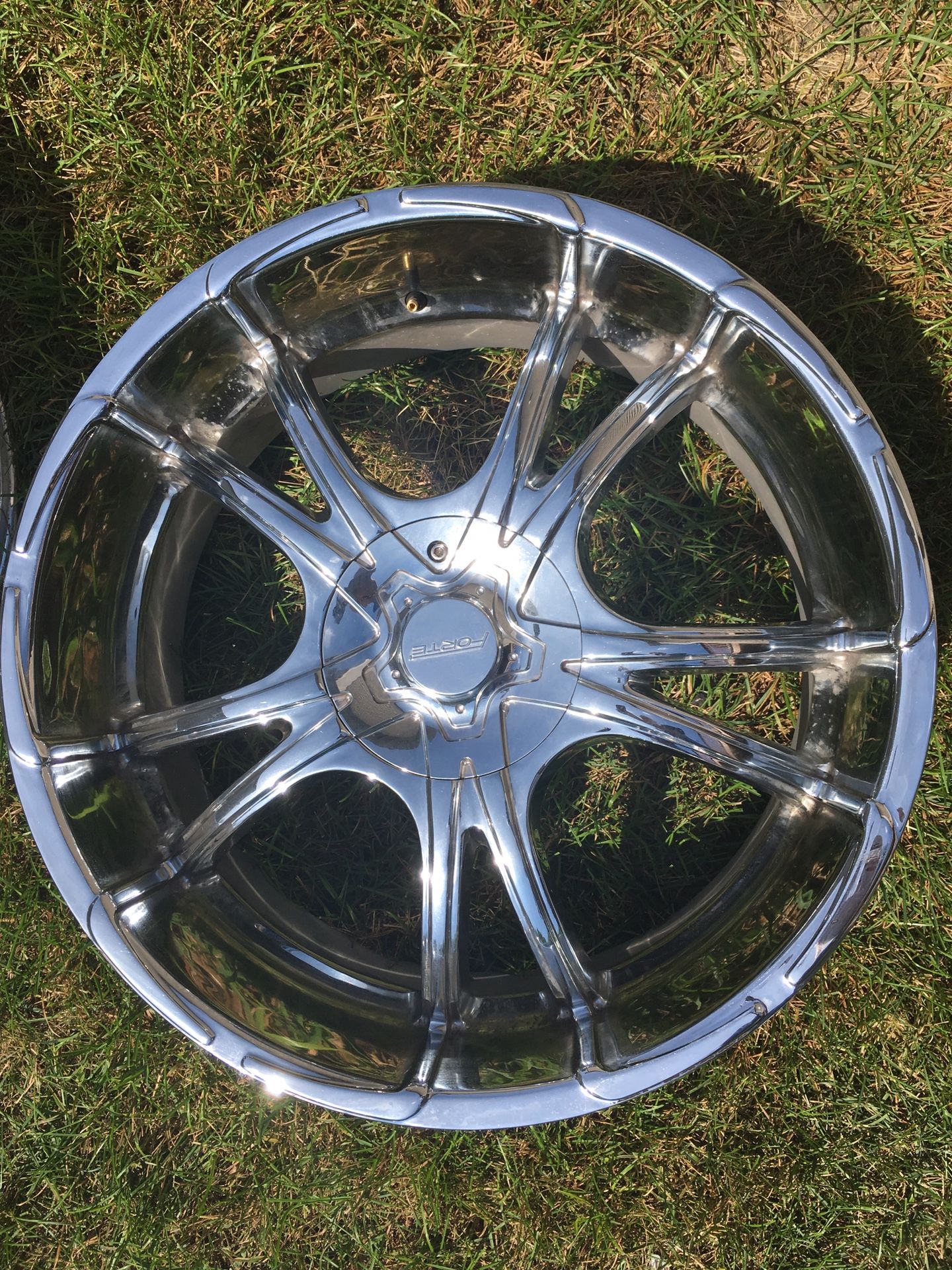 22” FORTE rim - F50 STRESS CHROME 22X9.5