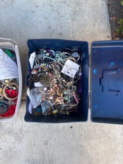 HUGE Bulk Lot of Mixed Jewelry – Unsorted Treasure Lot – Tons of Pieces