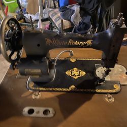 Old sewing machines it still work