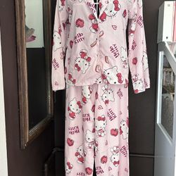 Hello Kitty Pajama Set