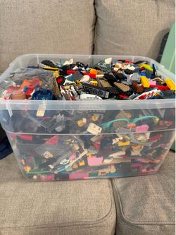 16 gallon bin full of Lego