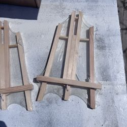 small, portable wooden easel 16pc.  7”x1”x12” 