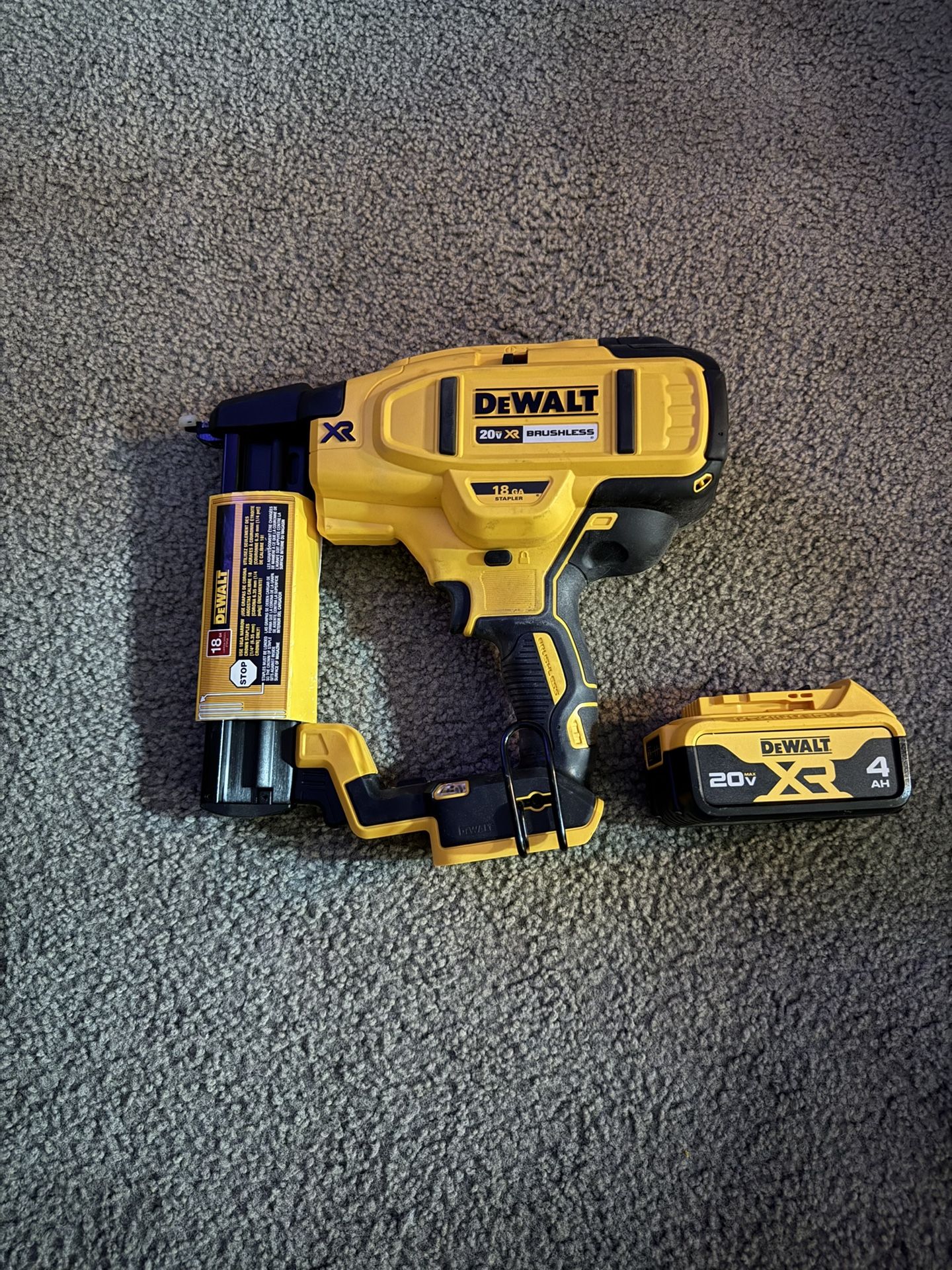 Dewalt 20v 18 ga Stapler